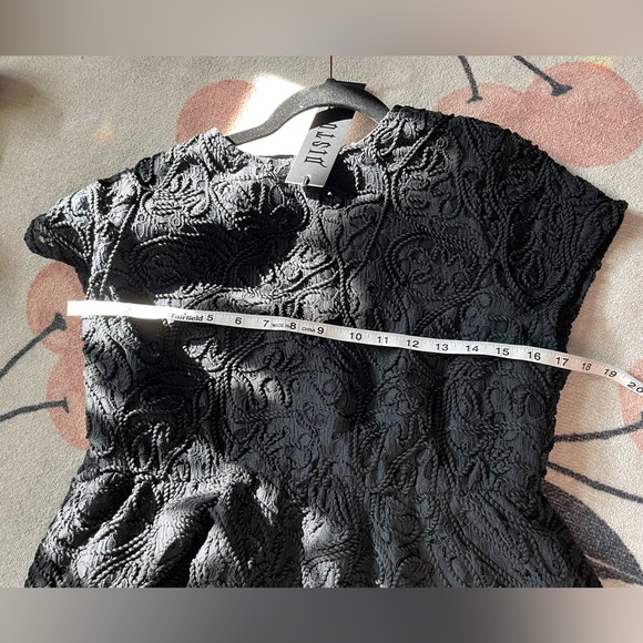 DISTURBIA BROCADE MINI DRESS NWT - Picture 4 of 5